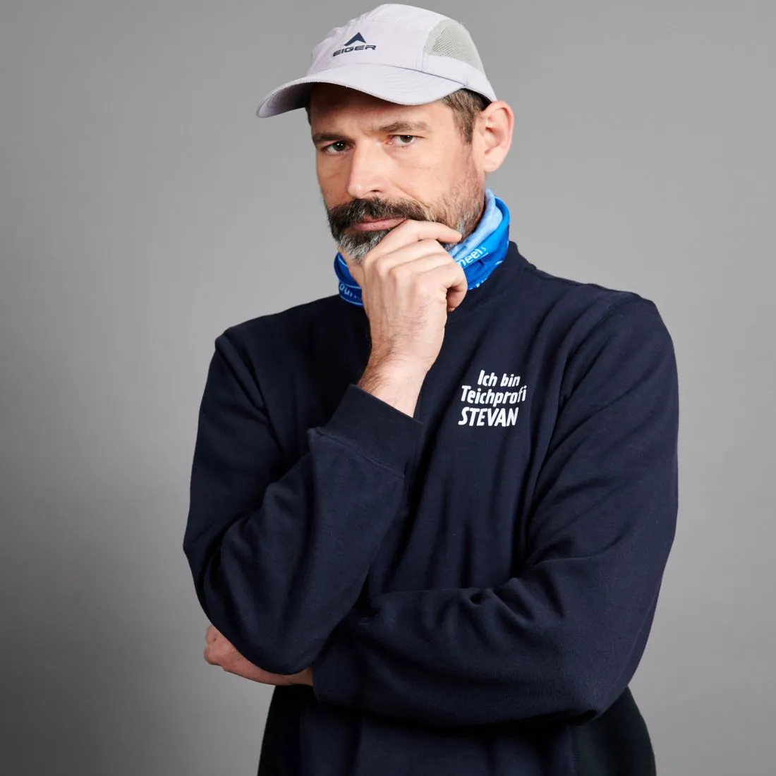 Mitarbeiter der Teichprofis im Teamshirt